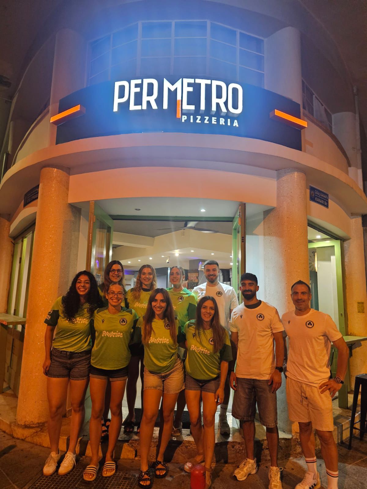 Team hosted at Per Metro Pizzeria — 2026/27